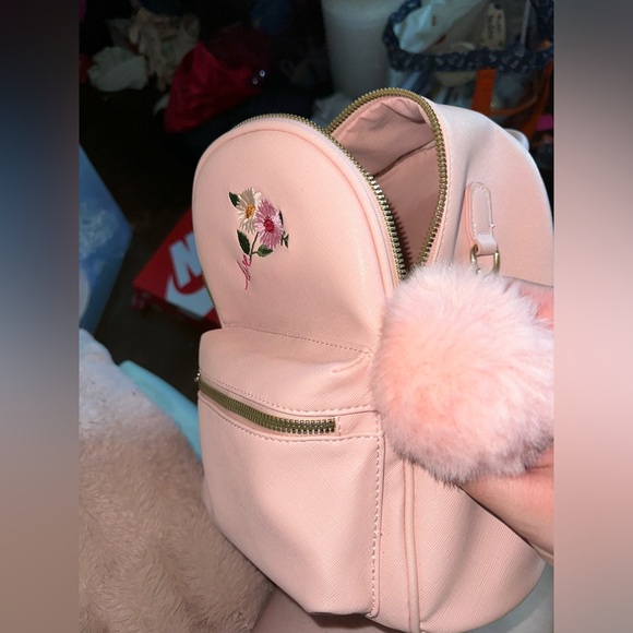 “Love” bag with flowers on it baby pink - Picture 5 of 5